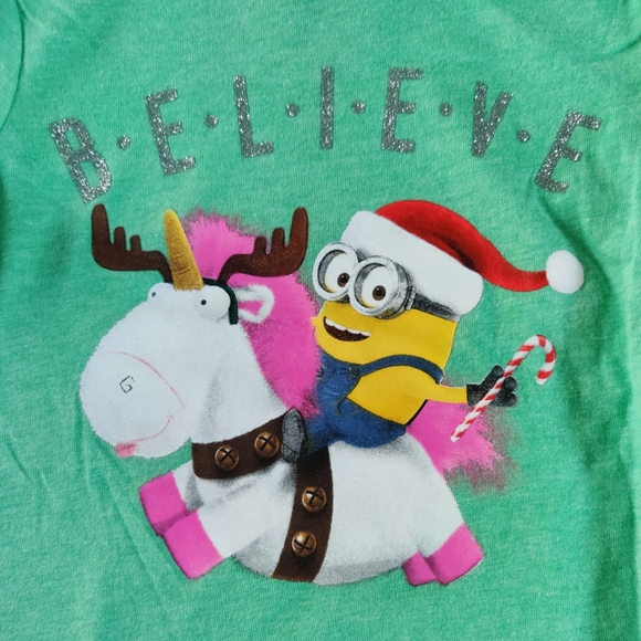 Minion with unicorn believe holiday t-shirt XS 4-5 - Picture 2 of 2